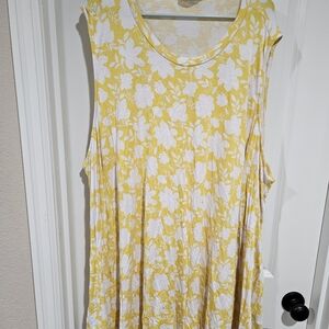 Torrid Yellow and White Floral Tank Top